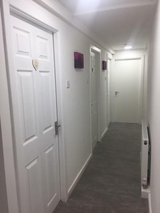 Sama'S Stylish Apartment Room 1 Manchester Exterior photo